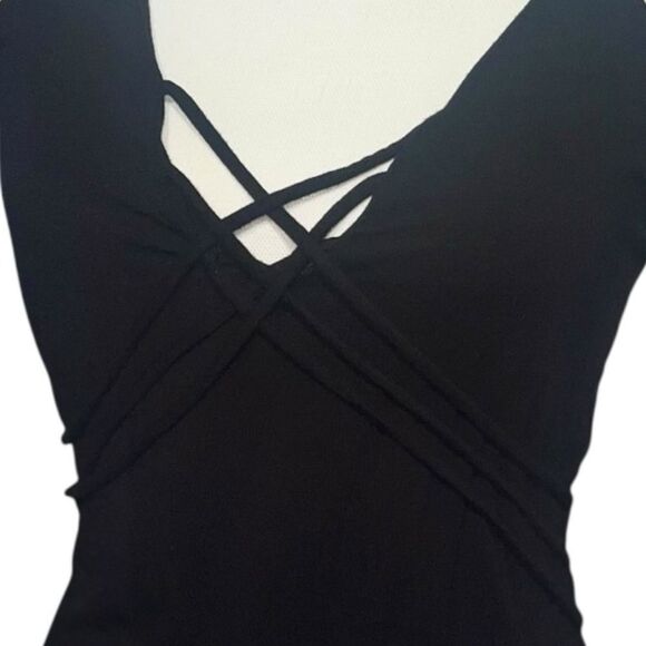 Black Strappy Tank Top - Picture 4 of 9